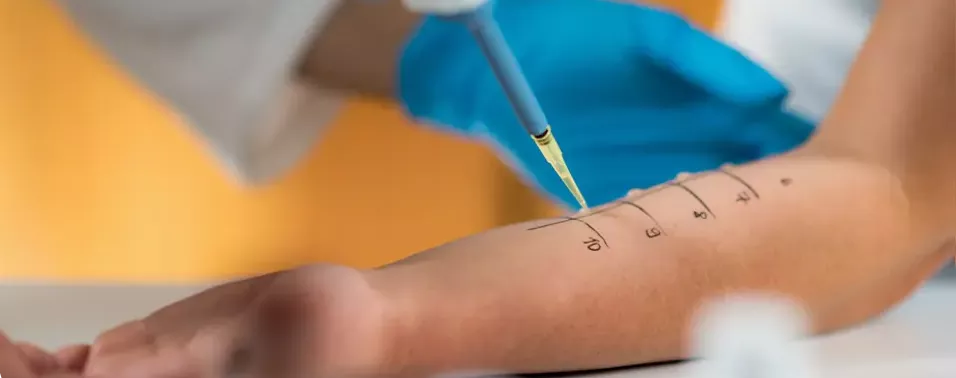 inyecciones en el brazo doctor
